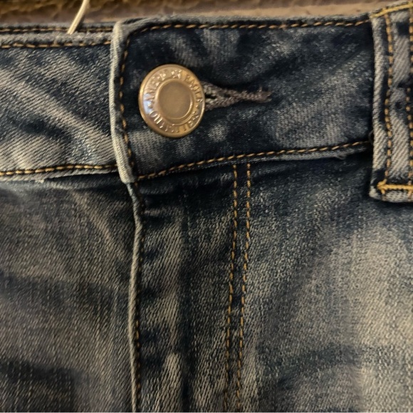 American Eagle Outfitters Next Level Stretch X Distressed Jean Shorts Size 12 - Picture 5 of 10